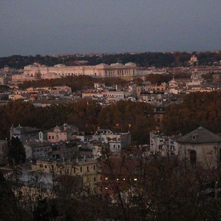 Vatican In The Moonlight Apartment ローマ エクステリア 写真